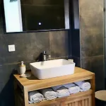 בית הארחה Le 24 Proche Du Futuroscope - Jacuzzi Compris