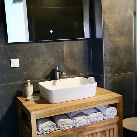Guest house Le 24 Proche Du Futuroscope - Jacuzzi Compris