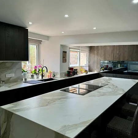 Gasthuis Le 24 Proche Du Futuroscope - Jacuzzi Compris 4*