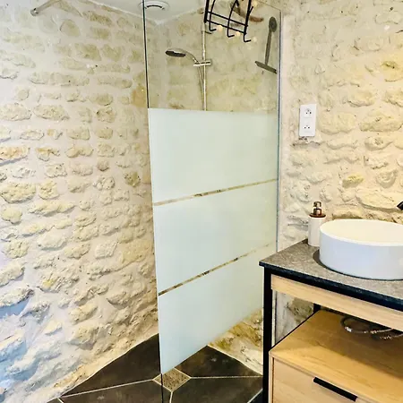 Vendégház Le 24 Proche Du Futuroscope - Jacuzzi Compris 4*