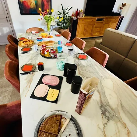 Gasthuis Le 24 Proche Du Futuroscope - Jacuzzi Compris 4*