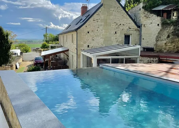 Pensión Le 24 Proche Du Futuroscope - Jacuzzi Compris 4*