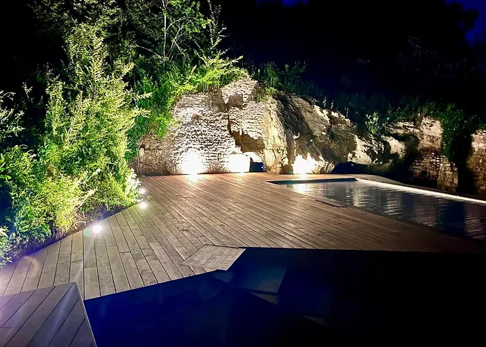 Pensión Le 24 Proche Du Futuroscope - Jacuzzi Compris 4*