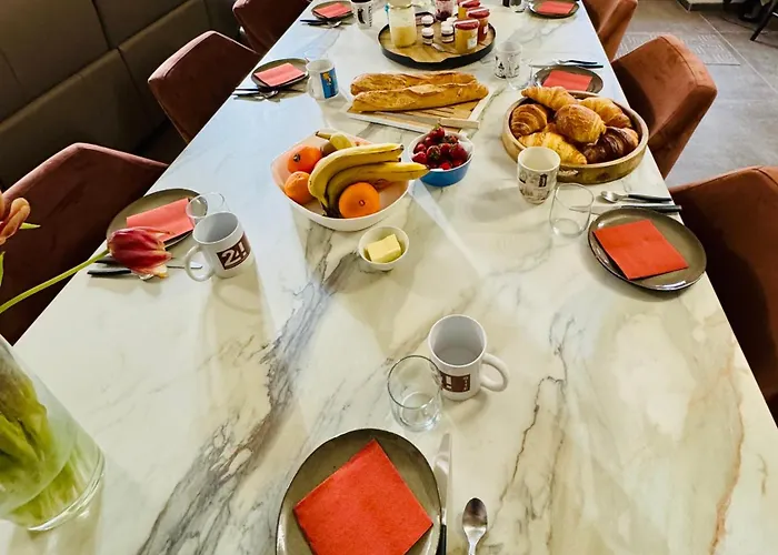 Pensión Le 24 Proche Du Futuroscope - Jacuzzi Compris 4*